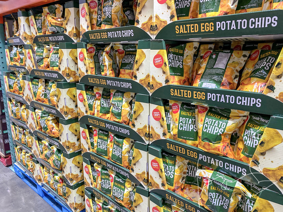 【Costco（コストコ）】SNSで話題の「Salted Egg Potato Chips」を食べてみた！ | SFBliss